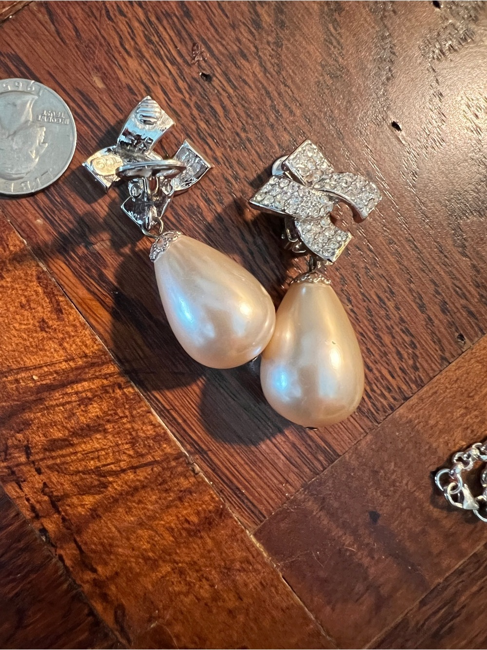 KJL Large Pearl and Rhinestone Clip On Earrings - Picture 5 of 6